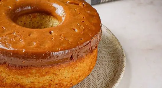Bolo de churros com uma massa bem fofinha e muito doce de leite, simplesmente irresistível 4 Bolo de churros
