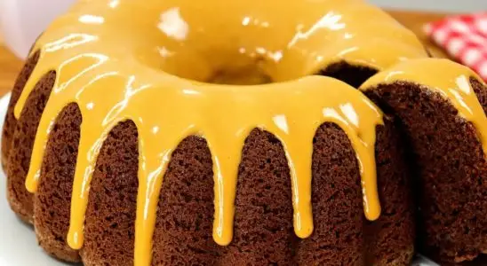 Bolo pão de mel com uma massa incrivelmente úmida e cheia de especiarias, perfeito para o café 3 Bolo pão de mel