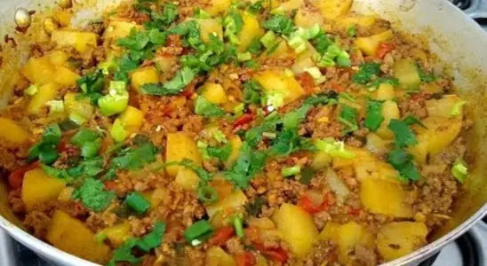 Carne moída com batata saborosa, feita com um tempero simples e caseiro de um jeito muito fácil 2 Carne moída com batata