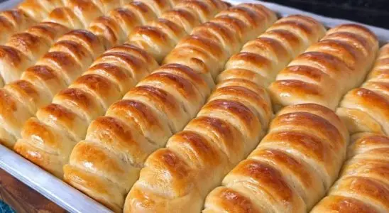 Pãozinho de creme de leite com a massa mais fácil e fofinha do mundo para agradar a todos 1 Pãozinho de creme de leite