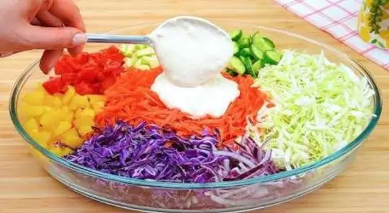 Salada de repolho detox refrescante com um tempero delicioso que sacia a fome com muita saúde na dieta 4 Salada de repolho detox