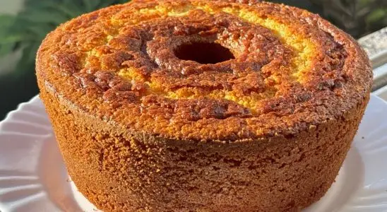 Bolo de milho molhadinho que não leva farinha de trigo, para você perfumar a casa toda no final de tarde 4 Bolo de milho molhadinho