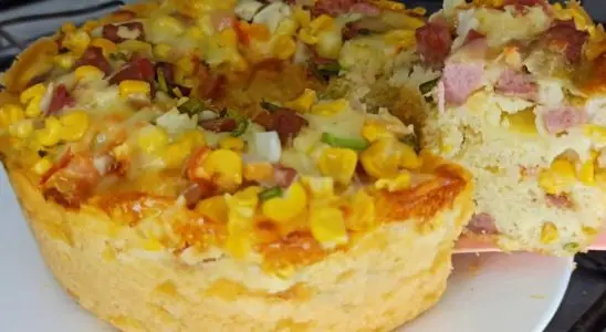 Bolo salgado de liquidificador feito com apenas um ovo, que vai agradar a todos na hora do lanche 2 Bolo salgado