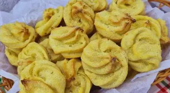 Broa de fubá bem aerada e muito macia, com aquela receita tradicional e deliciosa da roça 2 Broa de fubá