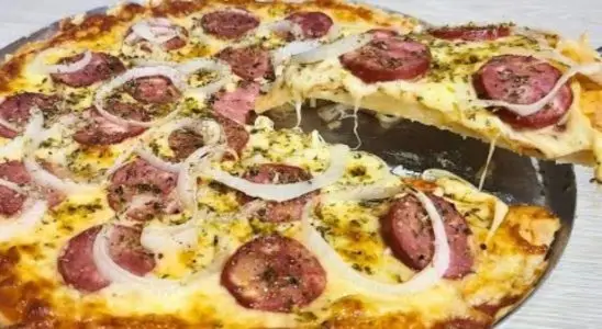 Massa caseira de pizza saborosa, fácil e rápida de preparar, perfeita para o jantar da família 2 Massa caseira de pizza