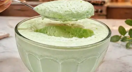 Mousse de limão, uma sobremesa super refrescante e rápida feita no liquidificador 1 Mousse de limão