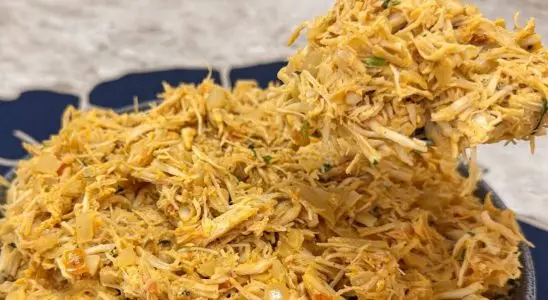 Recheio de frango cremoso e bem temperado, ideal para o preparo de salgados fritos, assados ou tortas caseiras 3 Recheio de frango cremoso