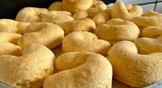 Biscoito com flocão de milho super crocante por fora e macio por dentro, uma receita simples e econômica 1 Biscoito com flocão de milho