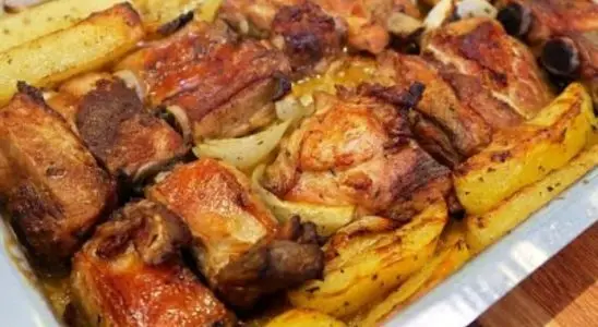 Costelinha de porco assada bem suculenta e douradinha, com aquele tempero caseiro especial 3 Costelinha de porco assada