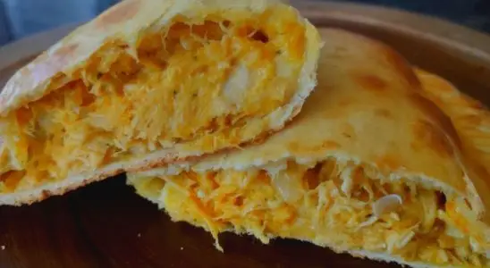 Calzone de frango para preparar de forma rápida e garantir um lanche bem saboroso para a família 1 Calzone de frango