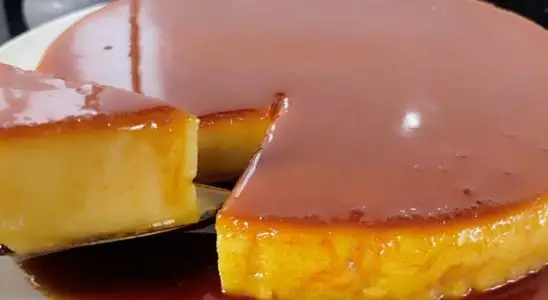 Pudim de padaria bem consistente e cremoso, com aquela calda dourada que todos amam 4 Pudim de padaria