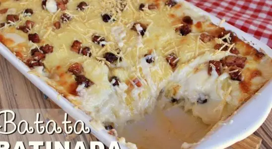 Batata gratinada com bacon e queijo derretido por cima, um acompanhamento fácil e delicioso 2 Batata gratinada com bacon