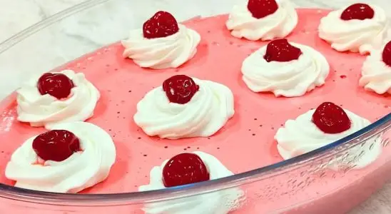 Sobremesa de cereja perfeita e super refrescante, que fica incrivelmente cremosa e linda 3 Sobremesa de cereja