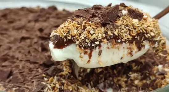 Sobremesa de coco cremosa e geladinha, a opção perfeita para surpreender e encantar a todos 2 Sobremesa de coco