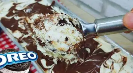 Sorvete trufado de Oreo incrivelmente cremoso e super fácil de preparar, para fazer a alegria da criançada 4 Sorvete trufado de Oreo