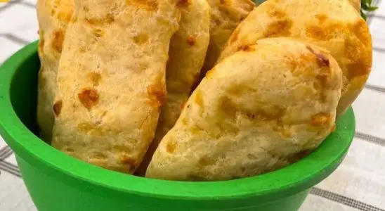 Biscoito sem glúten de queijo, para você assar rapidamente no forno e servir quentinho no café da manhã 2 Biscoito sem glúten