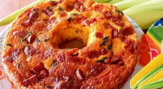 Bolo de milho salgado recheado caipira, com aquele sabor incrível e simples de comida da roça 1 Bolo de milho salgado