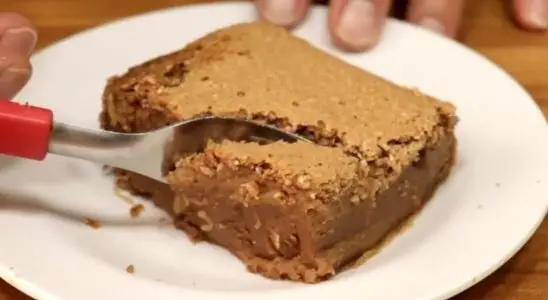 Bolo mole de Nescau feito no liquidificador de um jeito simples para ficar bem cremoso 4 Bolo mole de Nescau