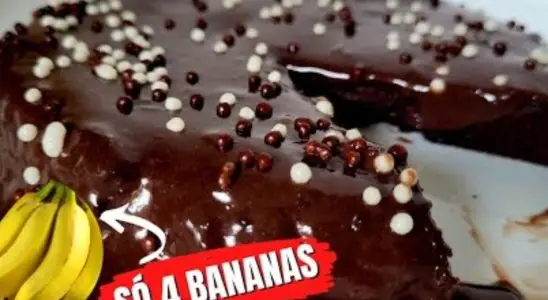 Bolo sem açúcar, sem trigo e sem leite, feito com a doçura natural da banana, uma delícia saudável 3 Bolo sem açúcar