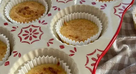 Queijadinha cremosa feita de forma rápida e super fácil com coco e queijo, uma gostosura 4 Queijadinha cremosa