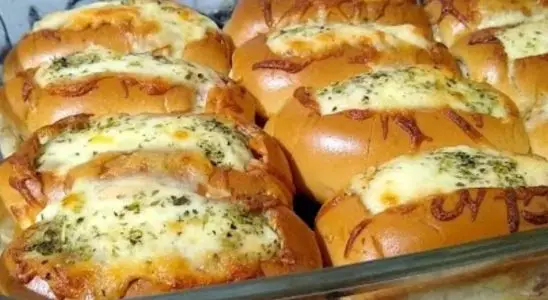 Hot dog de forno diferente e bem recheado, para você assar de forma rápida e fazer a alegria da criançada 4 Hot dog de forno