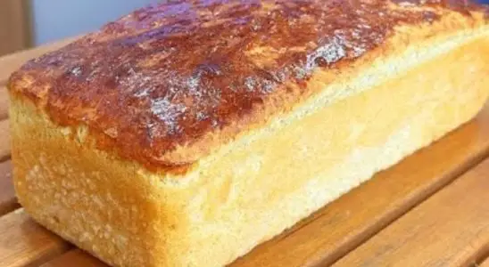Pão caseiro econômico muito fofinho e macio feito com ingredientes simples, uma gostosura 3 Pão caseiro econômico