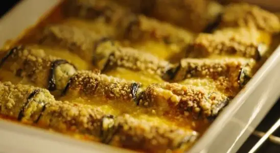 Rolinho de berinjela feito do jeito certo sem ficar amargo ou aguado, com um recheio delicioso 1 Rolinho de berinjela