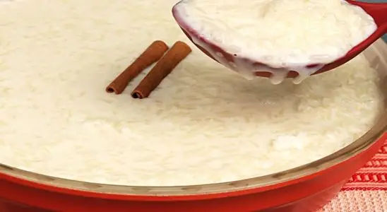 Arroz doce cremoso tradicional igual ao que a vovó fazia, uma sobremesa fácil, rápida e divina 2 Arroz doce cremoso