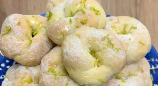 Rosquinhas de laranja fofinhas e perfumadas, aqueles biscoitinhos perfeitos para servir com um café 2 Rosquinhas de laranja