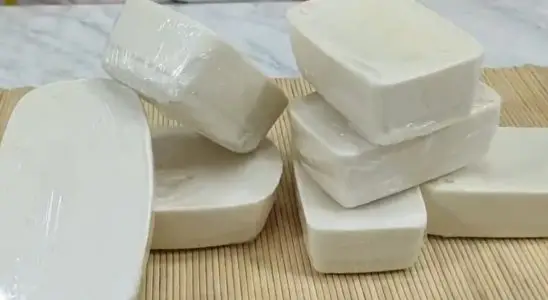 Sabão branqueador caseiro que rende um quilo e vai deixar as suas roupas brancas limpinhas e sem manchas 1 Sabão branqueador caseiro