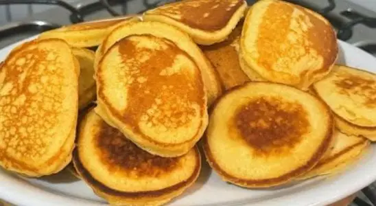 Bolinho tareco de frigideira estilo orelha de padre, bem fofinho e simples de preparar 2 Bolinho tareco de frigideira