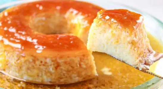 Pudim sem leite condensado super cremoso, econômico e muito fácil de fazer, uma gostosura 2 Pudim sem leite condensado